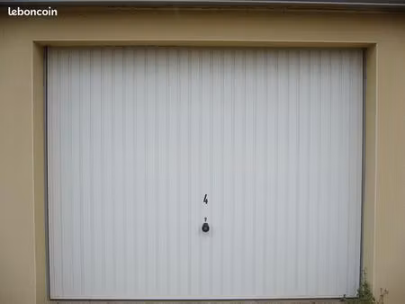 a 56380 guer  loue box de garage fermé