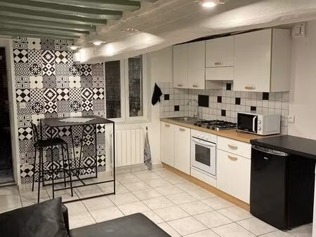 petite maison meublée avec cour et terasse