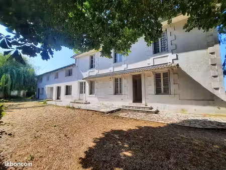maison 9 pièces 240 m²
