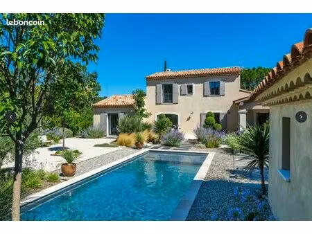 mas 4 pièces 124 m²