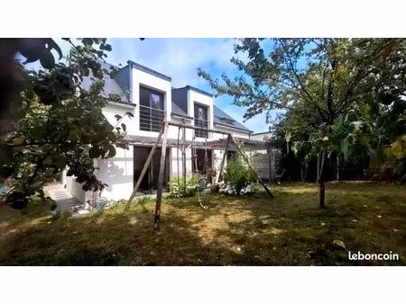 grande maison familiale à vendre à le bono