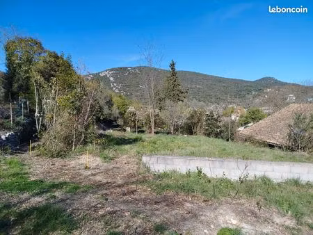 beau terrain au calme – proche centre-ville & voie verte