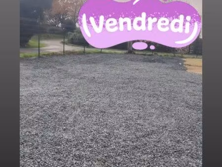 terrain 1050 m²