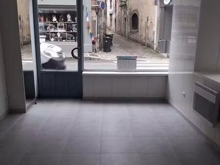 loue magasin ornans 250