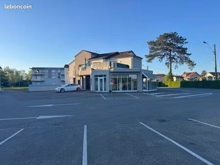 local commercial 180 m2 (90 + 90)