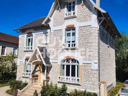 propriété 7 pièces 202 m²