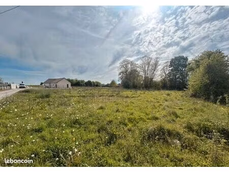 terrain 1 105 m² hectomare