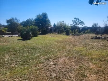 terrain constructible 1229m2