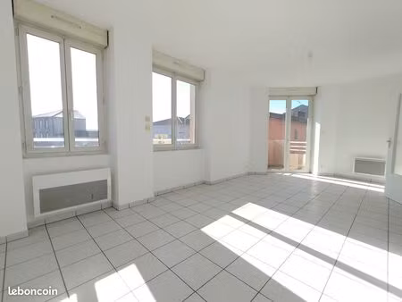charmant t3 avec balcon à balbingy