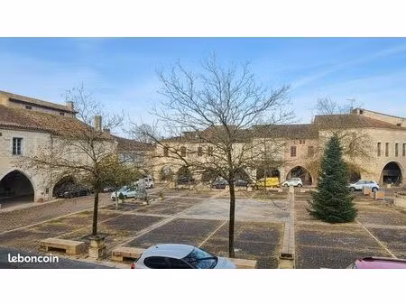 immeuble 10 pièces 140 m²