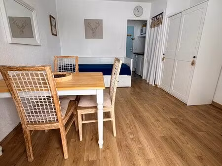 location au mois studio balcon parking aux angles