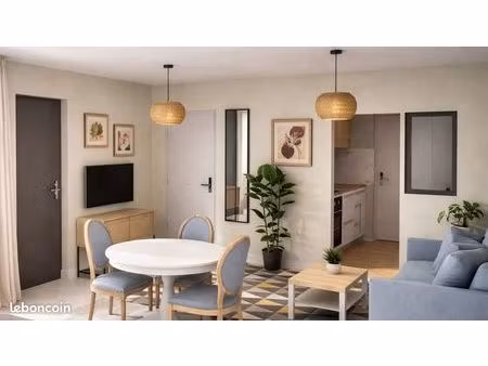 magnifique t3 rénové de 60 m² - centre historique ecusson