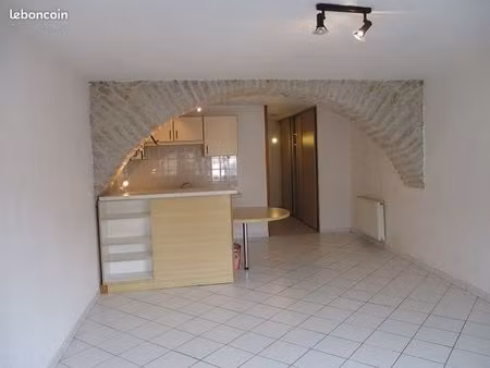 appartement t2 480 ornans