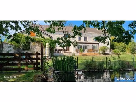 maison briarde 250 m2-vue dégagée-studio indépendant- gîte/télétravail/transgénérationnel