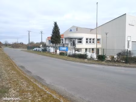 bureaux 186 m²