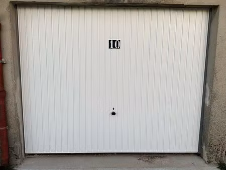 loue garage 1 rue berlioz   disponible immédiatement