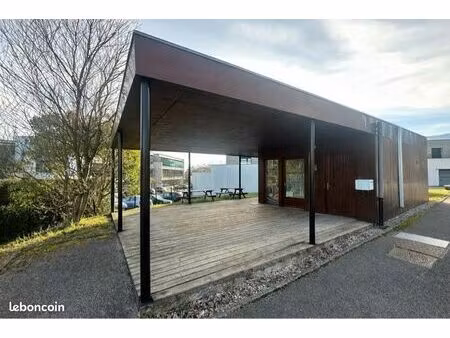 à vendre chalet en bois sur emplacement premium