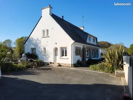 maison rare de 180m2 avec 6 chambres aux portes de vannes  environnement calme et verdoyan