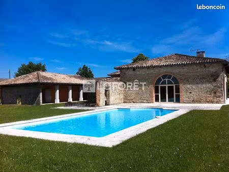 propriété 8 pièces 324 m²