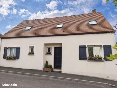 à vendre maison familiale 130m2 lumineuse  jardin plein sud  gare à pied