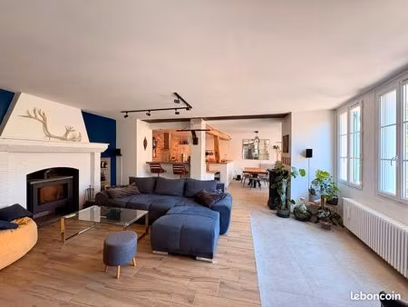 maison entièrement rénovée 5 pièces 162m2