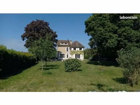 maison . 8 pièces . 197 m² terrain 1883 m²
