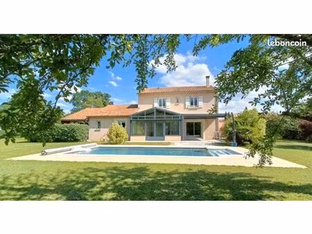 maison 6 pièces 141 m²