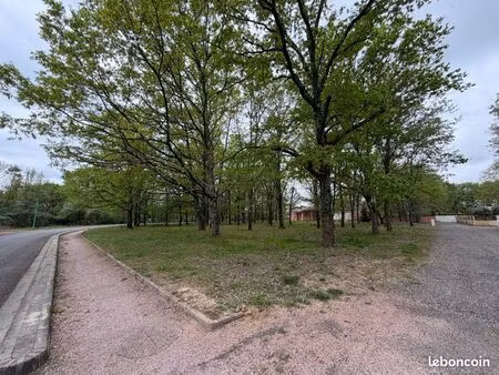 rare terrain arboré 2180m2