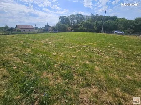 terrain 1 330 m² linards