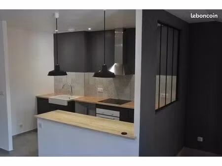 location - appartement à louer centre de charlieu climatisé deux chambres