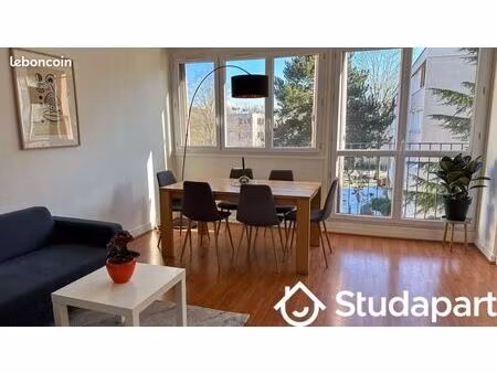 chambre 1 pièce 9 m²