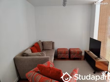 chambre 1 pièce 14 m²