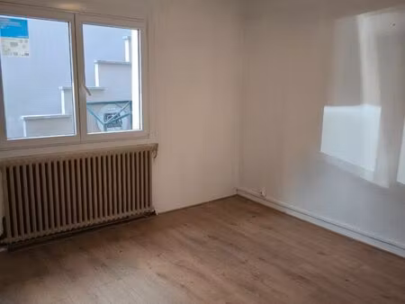 f3 rdc - 500 - proche écoles et commerces