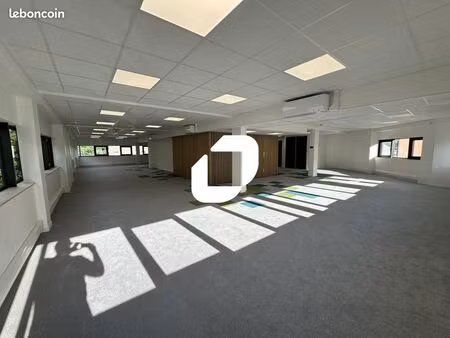 bureau 280 m²
