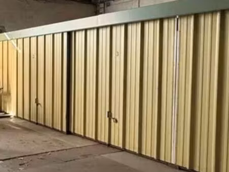 loue box de stationnement/ stockage