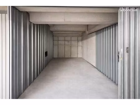 box fermé sécurisé à louer – sartrouville – 13 m²