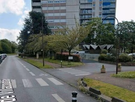 location - place de parking - rue villacoublay / grange dame rose