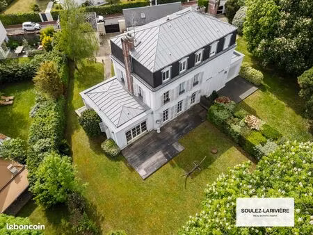 maison 8 pièces 205 m²