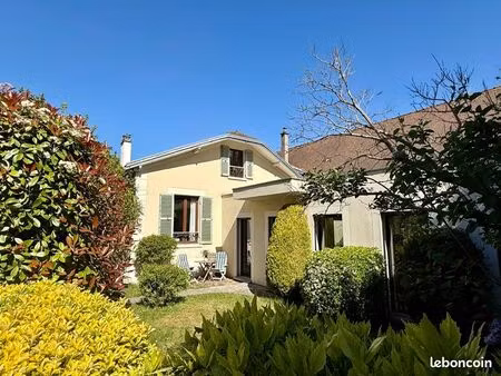 maison familiale - 7 pièces - 160m2