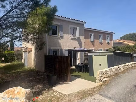 maison rénovée – 40m² – 2 chambres – résidence sécurisée avec piscines à calvisson particu