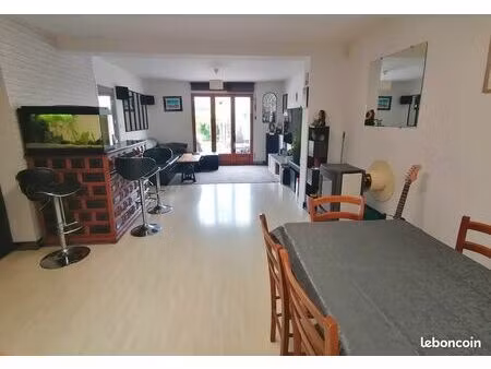 maison 5 pièces 100m² + buanderie 10m² + atelier 18m² et dépendance. dpe classe b  quartie