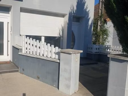 loue t2 avec terrasse