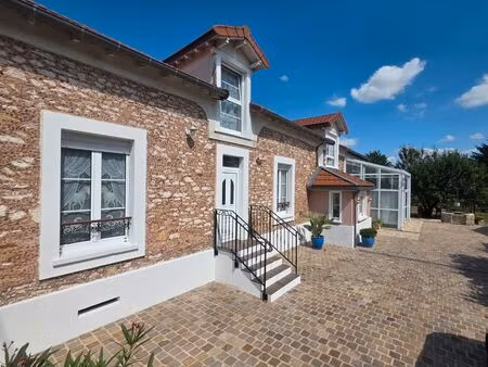 bien rare maison de 380 m² avec appartement et piscine d'intérieur