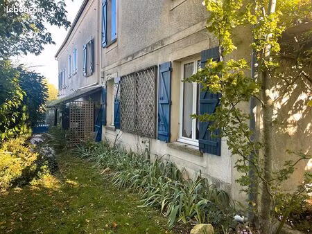 immeuble 10 pièces 331 m²
