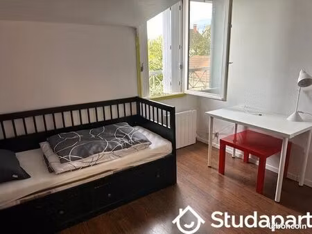 chambre 1 pièce 14 m²