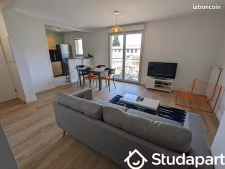 chambre 1 pièce 9 m²