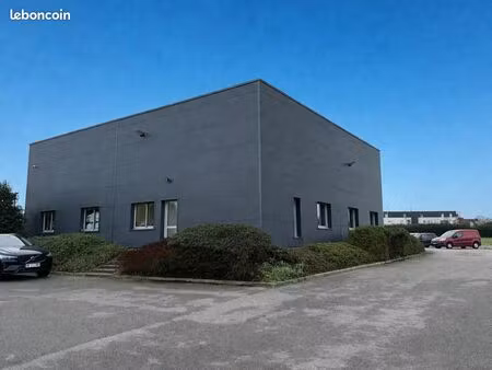 local d'activité 700 m²