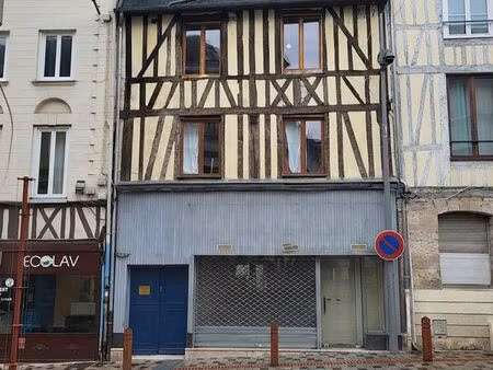 local commercial rue beauvoisine