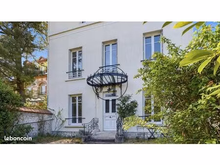 maison 9 pièces 195 m²