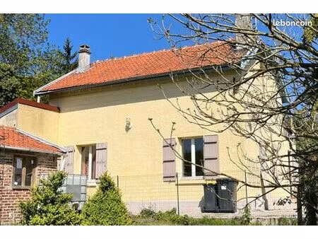 maison 2 chambres  terrain et garages